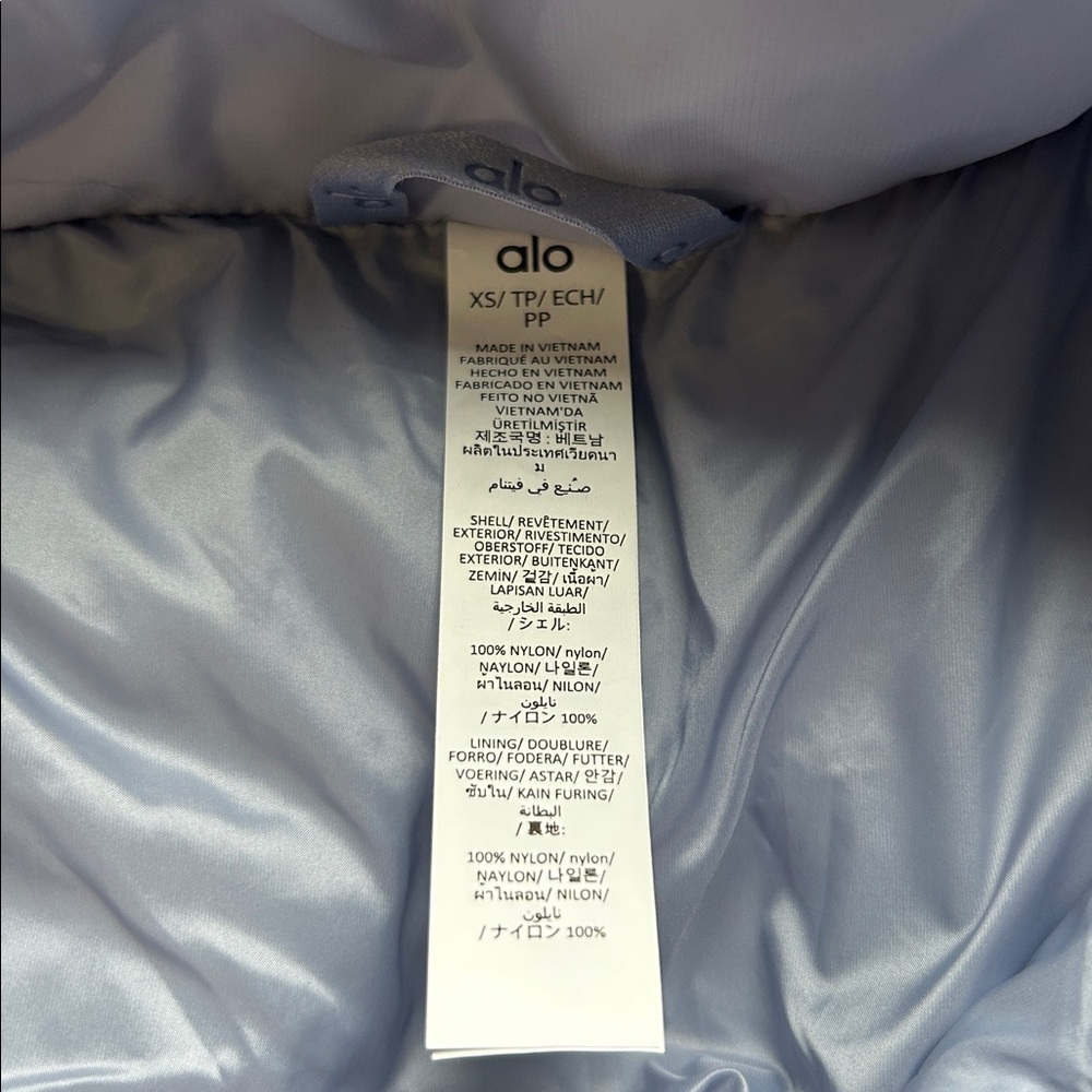 Alo Yoga Gold Rush Puffer Jacket Winter Frost Blue Full Zip Down Fill sz XS NEW - Picture 7 of 15